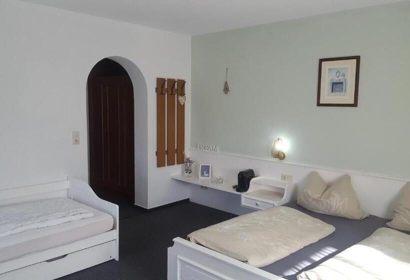 Quarto Familiar, Mountain Motel