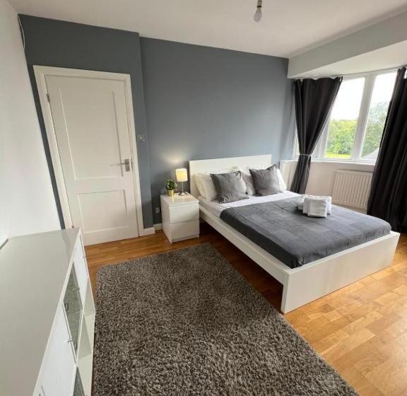 Quarto Superior, Stunning House 15 Min From Wembley Arena