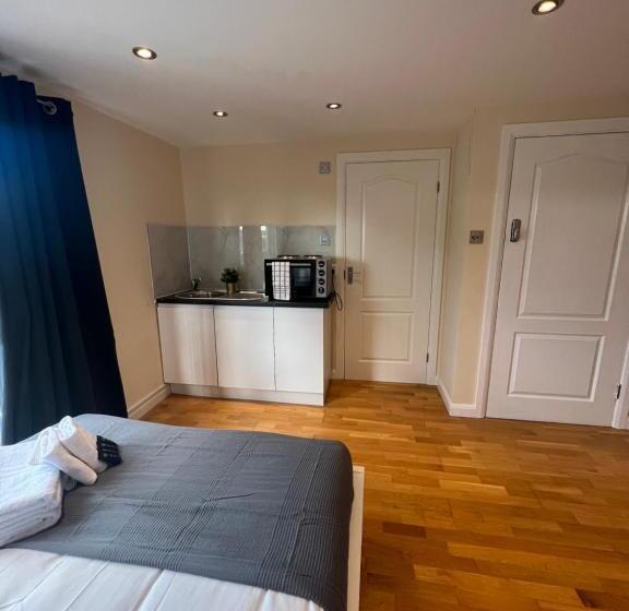Семейное Студио, Stunning House 15 Min From Wembley Arena