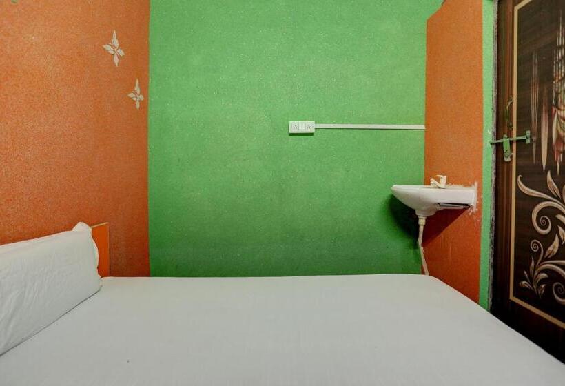 Трехместный Номер Классика, Spot On Hotel Small Town