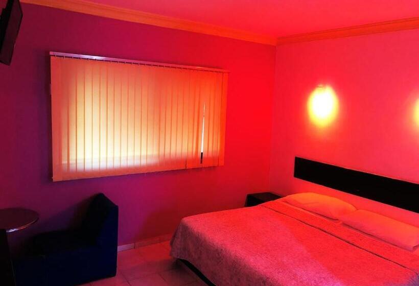 １ベッドルームアパートメント, Auto Hotel Burgos