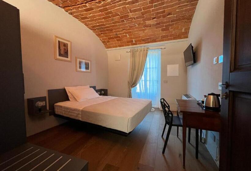 Quarto Basic, Casa Calleri