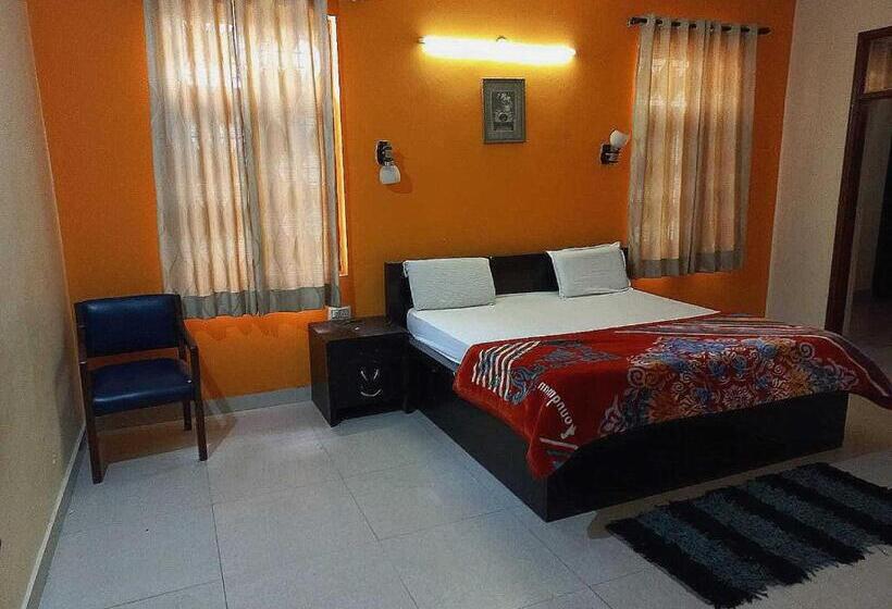 三人经典房间, Oyo Home Ashok Raj