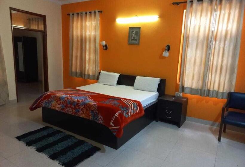 三人经典房间, Oyo Home Ashok Raj
