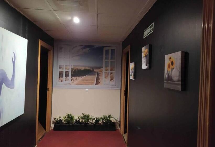 اتاق استاندارد چهار تخته, Hostal Happystay