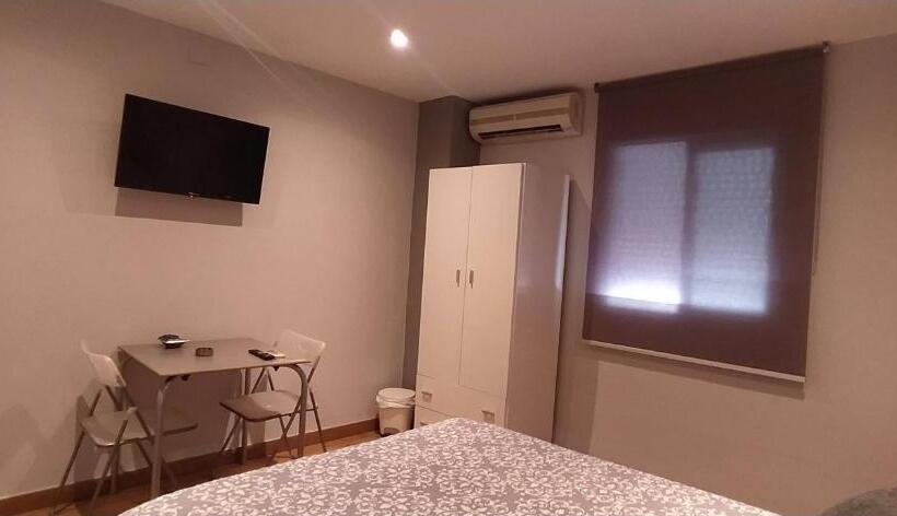 اتاق استاندارد, Hostal Happystay