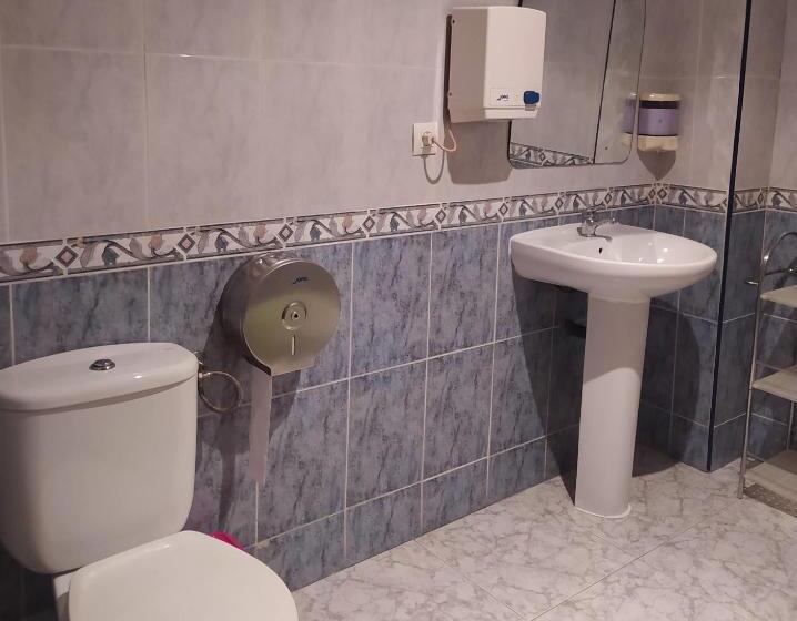 اتاق لوکس, Hostal Happystay