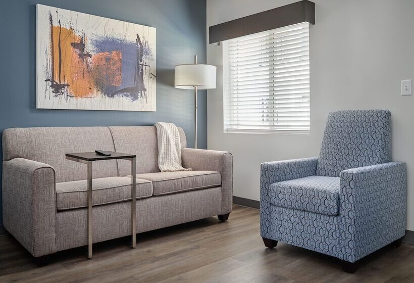 Люкс, Stayapt Suites North Charleston