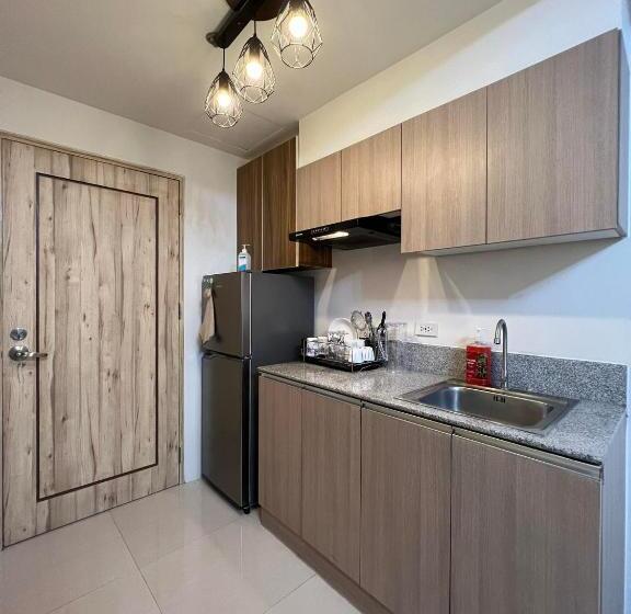 آپارتمان 1 خوابه با بالکن, Inspiria Tower Condominium 1211