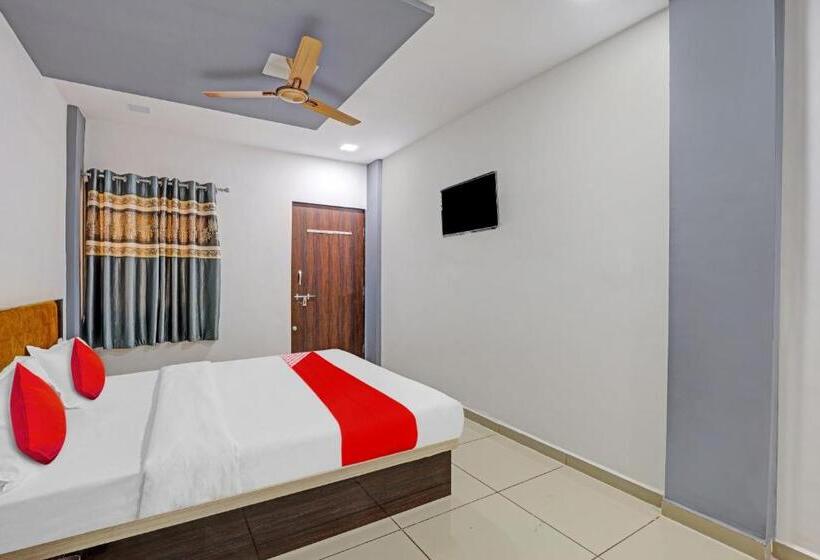 三人经典房间, Oyo Flagship Hotel Navrang