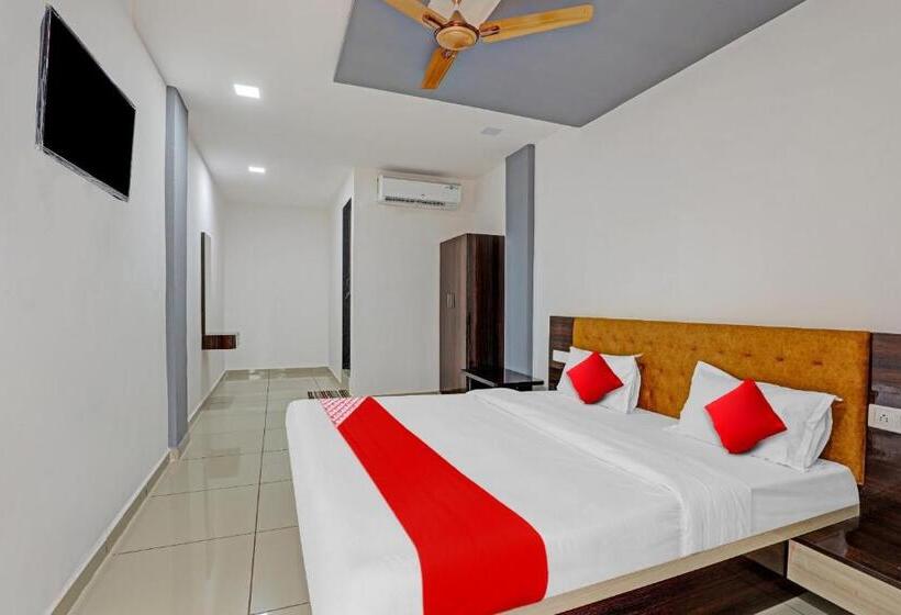三人经典房间, Oyo Flagship Hotel Navrang
