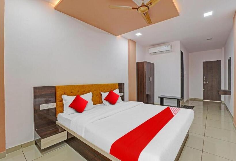 三人经典房间, Oyo Flagship Hotel Navrang