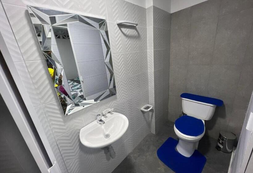 Номер Стандарт, Hostal Queens Deluxe