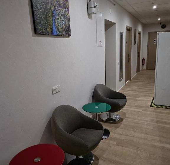 تختخواب در اتاق مشترک, Lova Centre Prie Funikulieriaus