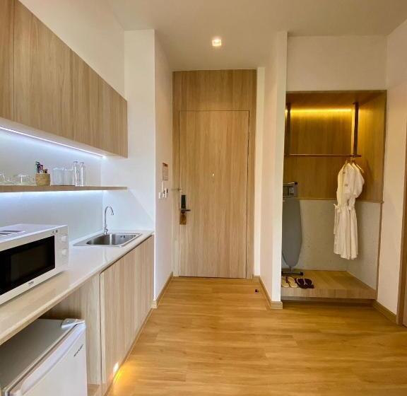디럭스 룸, Punn Hotel Korat