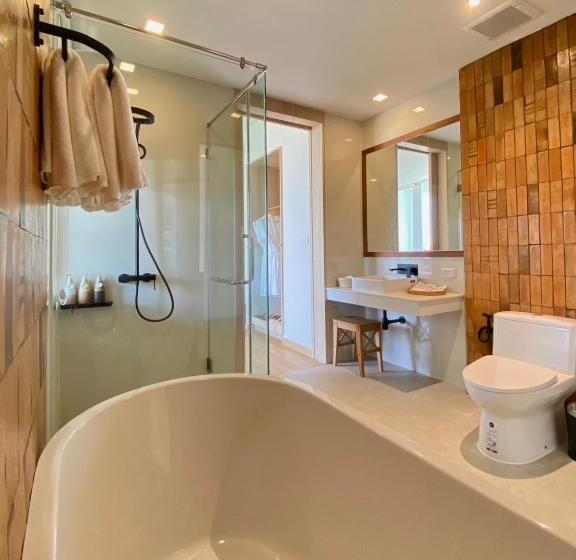 패밀리 스위트, Punn Hotel Korat