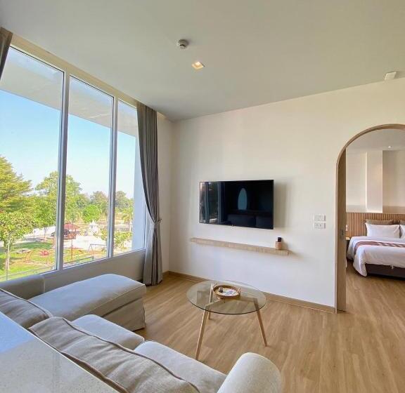패밀리 스위트, Punn Hotel Korat
