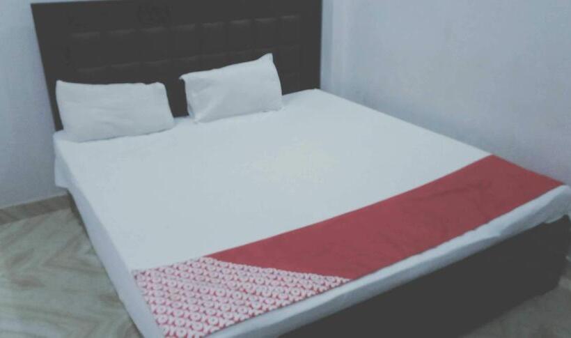 三人经典房间, Oyo 81176 Mahadev Paying Guest House