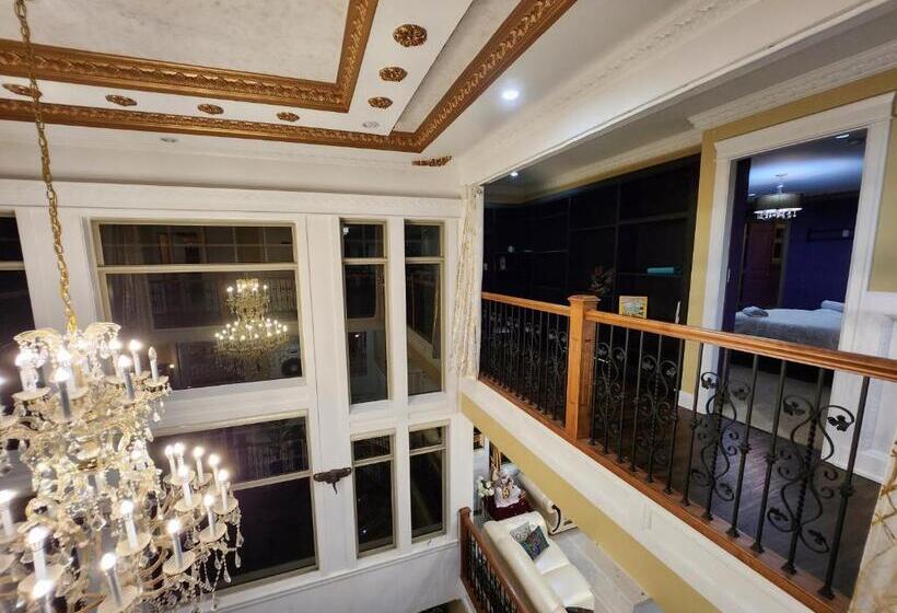 バス共有のスタンダードルーム, Empress Palace Hotel, Stays