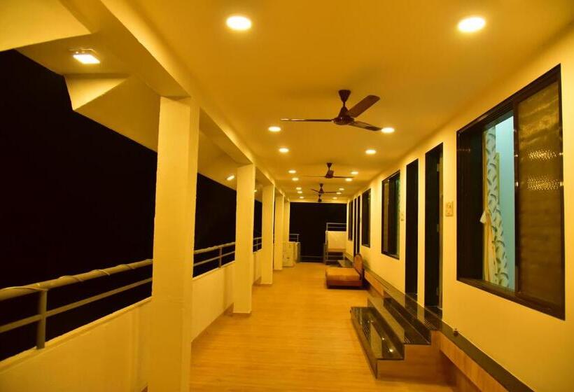 Quarto Economy, Vishwas Executive