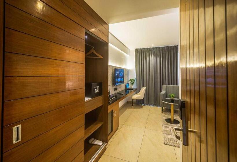 Номер Executive, Royal Ace Boutique Hotel   Manyata Techpark
