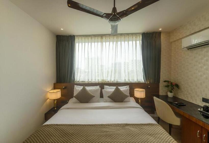 Номер Deluxe, Royal Ace Boutique Hotel   Manyata Techpark