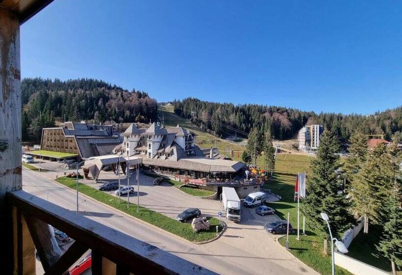 اتاق راحتی سه تخته, Apartmani Vinv Jahorina U Sklopu Aparthotela Vucko Privatni Apartmani