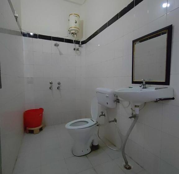 Quarto Quadruple Standart com Varanda, Pahadibucks