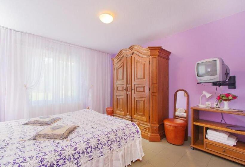 Номер Стандарт Трехместный, Motel Evrica