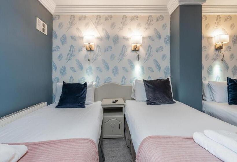 Семейный Номер, The Waterfront Townhouse Accommodation