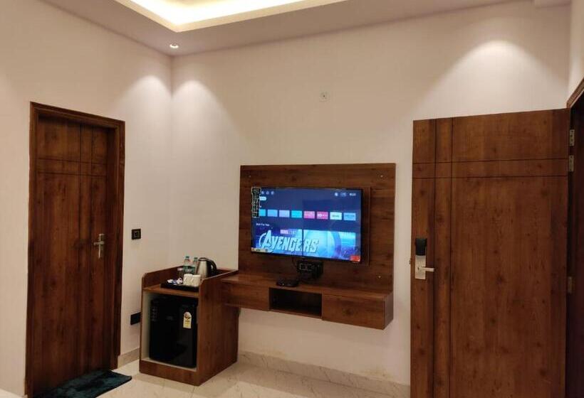 Номер Стандарт, Emerald Suites