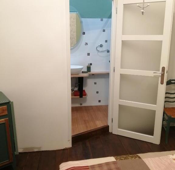 Номер Стандарт, Au Logis De Véchillot