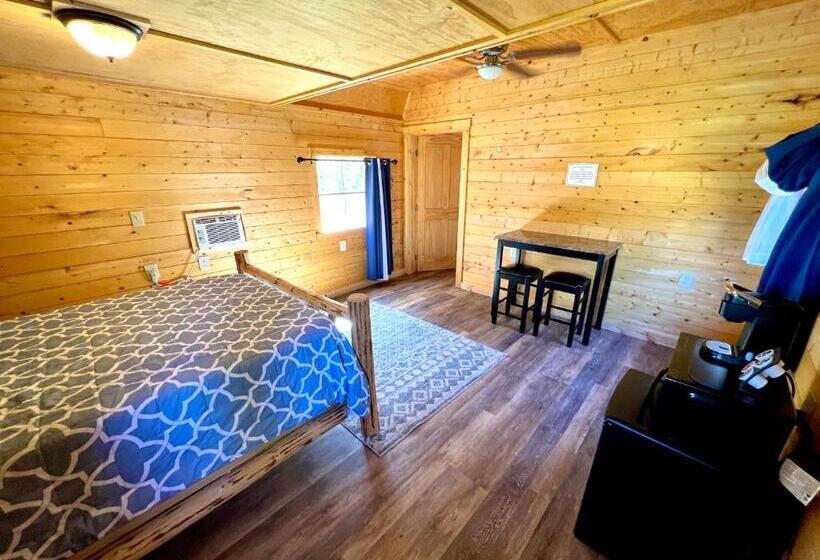 Апартаменты 2 Спальни, Triple G’s Resort   Cabin 11