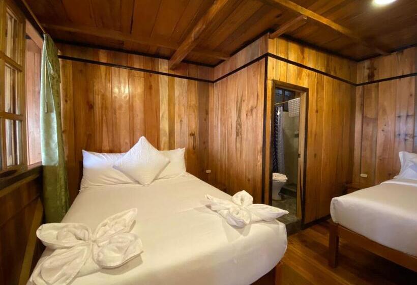 베이직 3인 룸, Guayabo Hostal Mindo