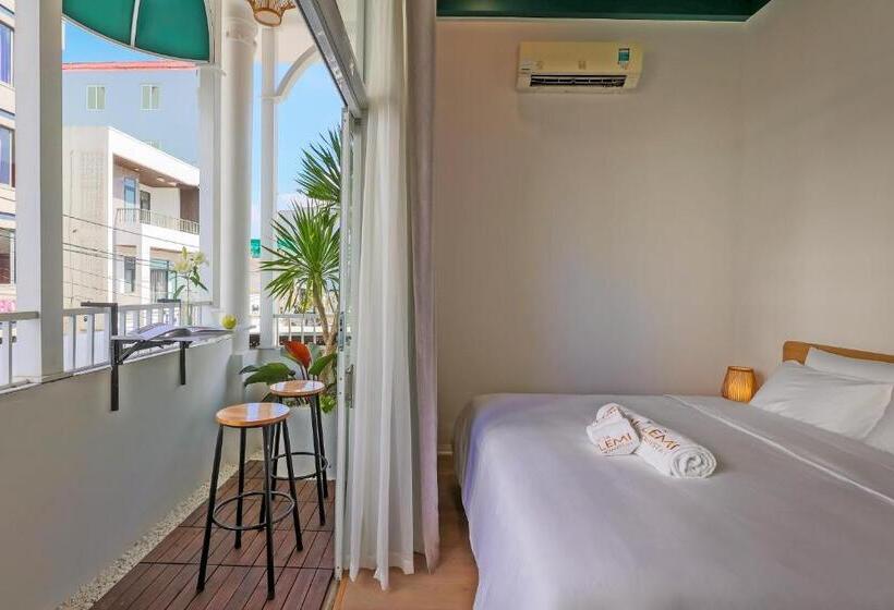 اتاق لوکس با بالکن, Lemi   Homestay In Hue