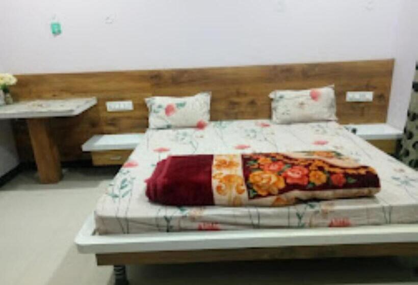 スタンダードルーム, होटल इन्द्राणी पैलेस , Bediya