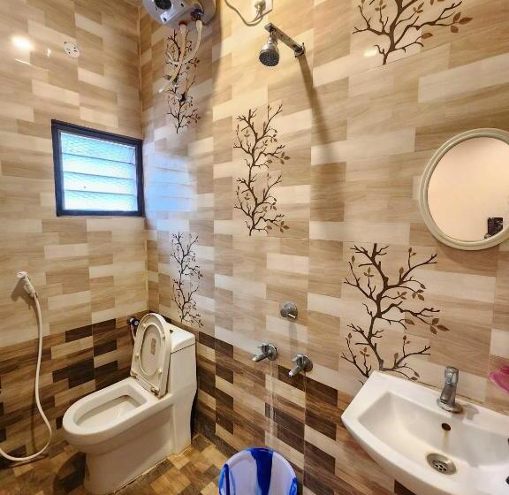 Трехместный Номер Классика, Oyo Flagship Gk Lodge