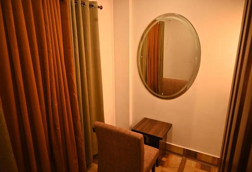 Номер Клуб, Swet Palash Resort