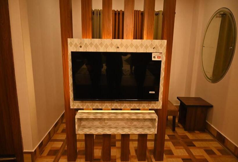 Номер Клуб, Swet Palash Resort