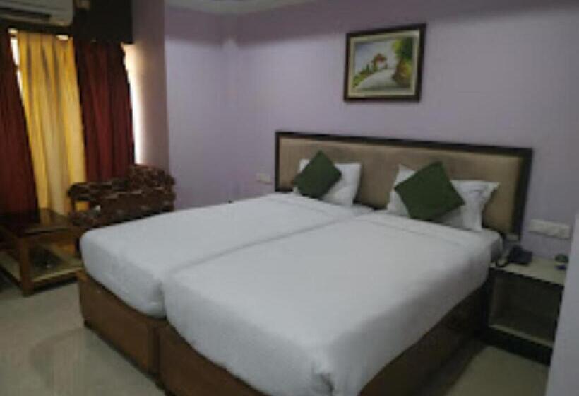 غرفة ديلوكس, Gokul Plaza,bhubaneswar