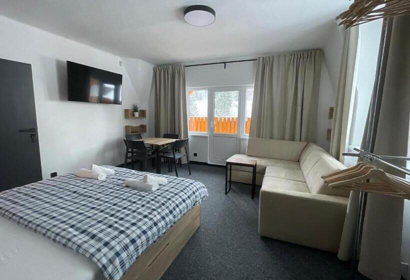 Семейный Номер, Apartmány Svatý Mikuláš