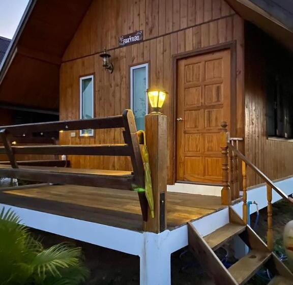Номер Стандарт Трехместный, สวนเบอร์รีแคมป์ทนายจุฬา Berry Camp Korat