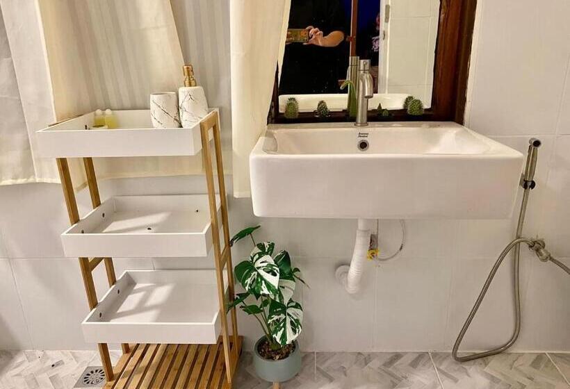 Номер Стандарт Трехместный, สวนเบอร์รีแคมป์ทนายจุฬา Berry Camp Korat