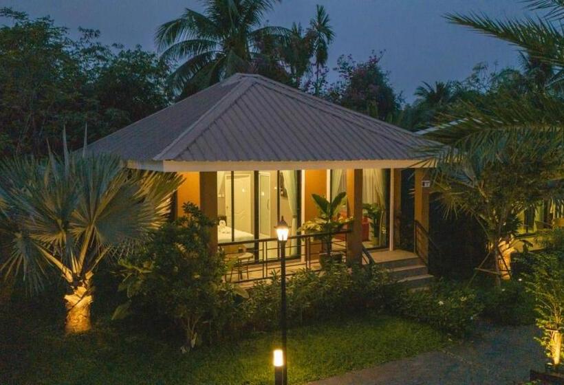 سوییت, Seeview Resort
