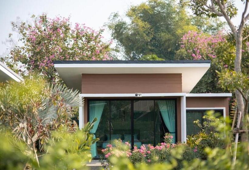 اتاق لوکس با تخت بزرگ, Seeview Resort