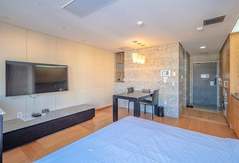 Номер Deluxe, From H Oceanpalace Hotel Jeju