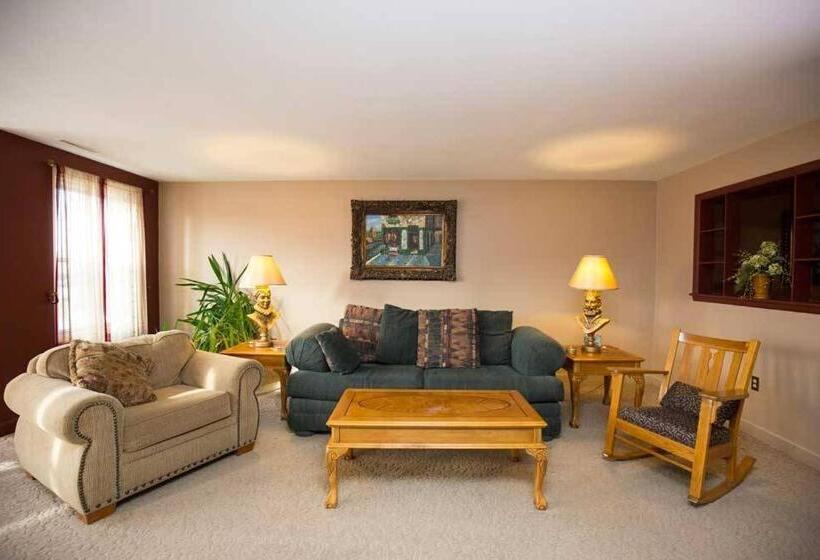Апартаменты 2 Спальни, Dodici Night Suites