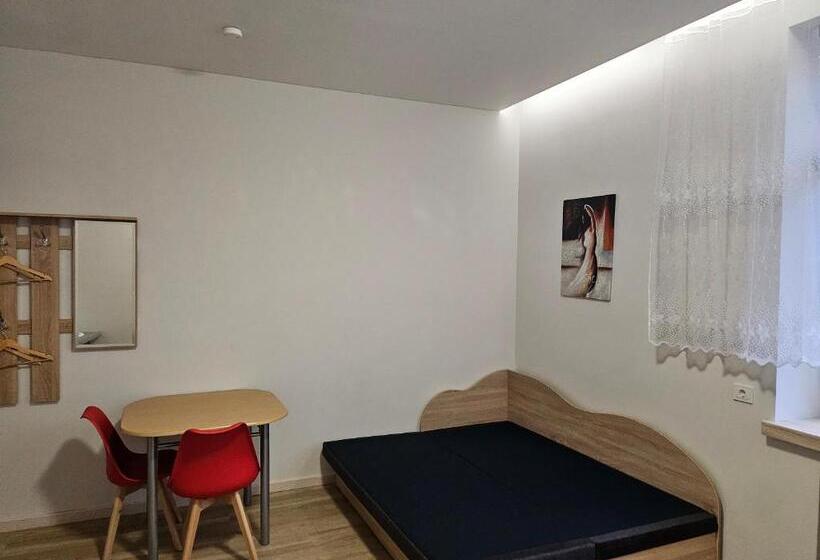 اتاق استاندارد چهار تخته, Kauno Apartamentai Big Room King Size Bed