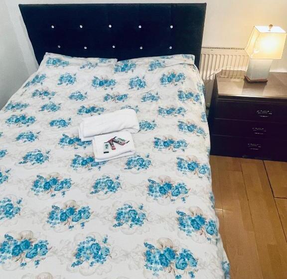 اتاق اکونومی, Mia Property   Two Mile Hill