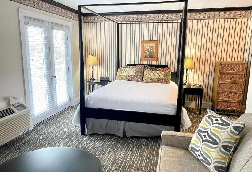 Номер Стандарт с Балконом, Harbor House Inn